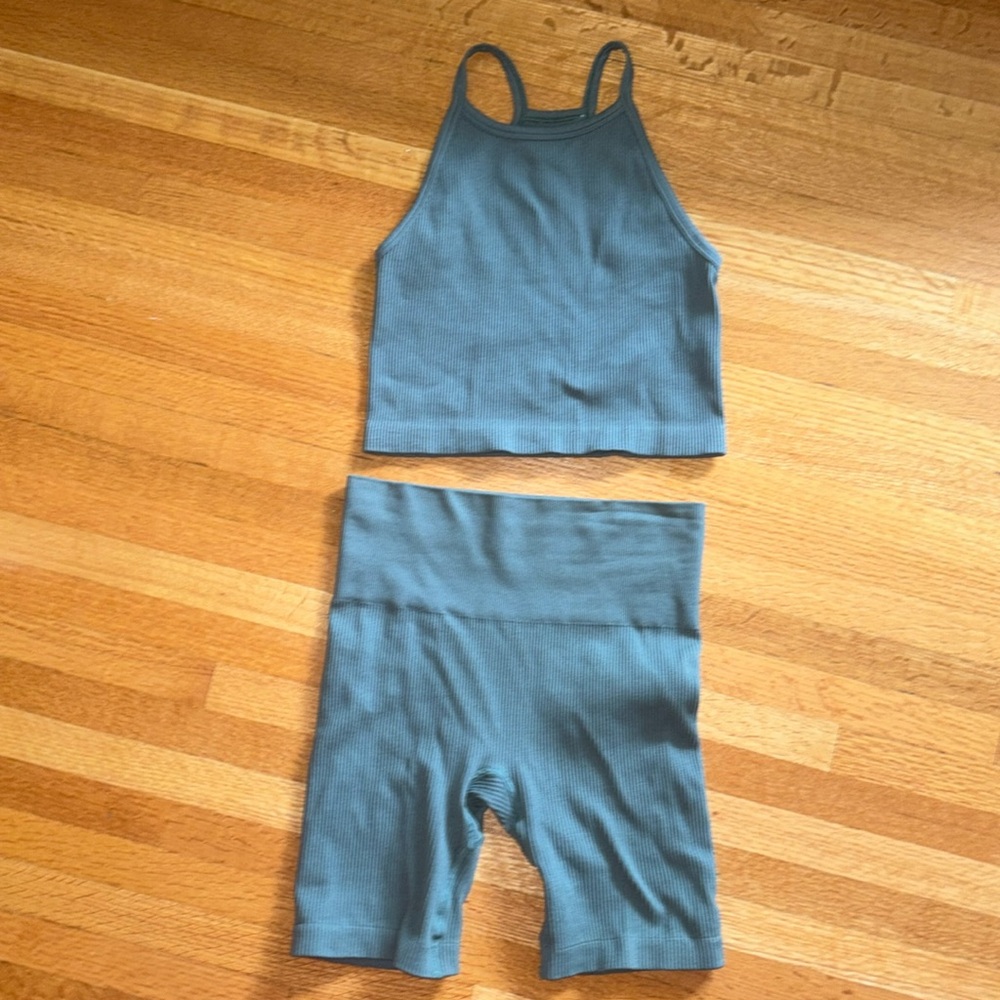 TNA Aritzia ribbed workout set